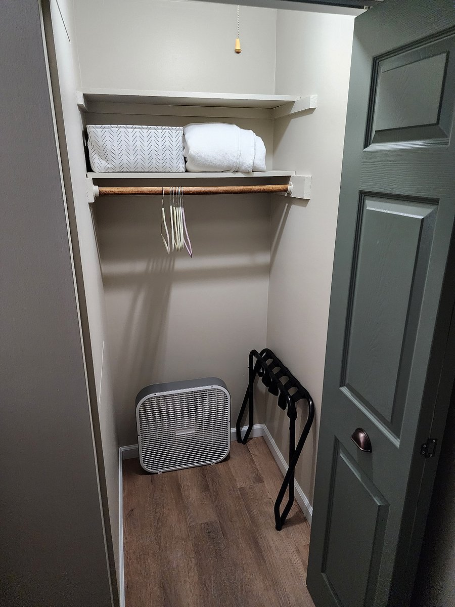 Second bed closet