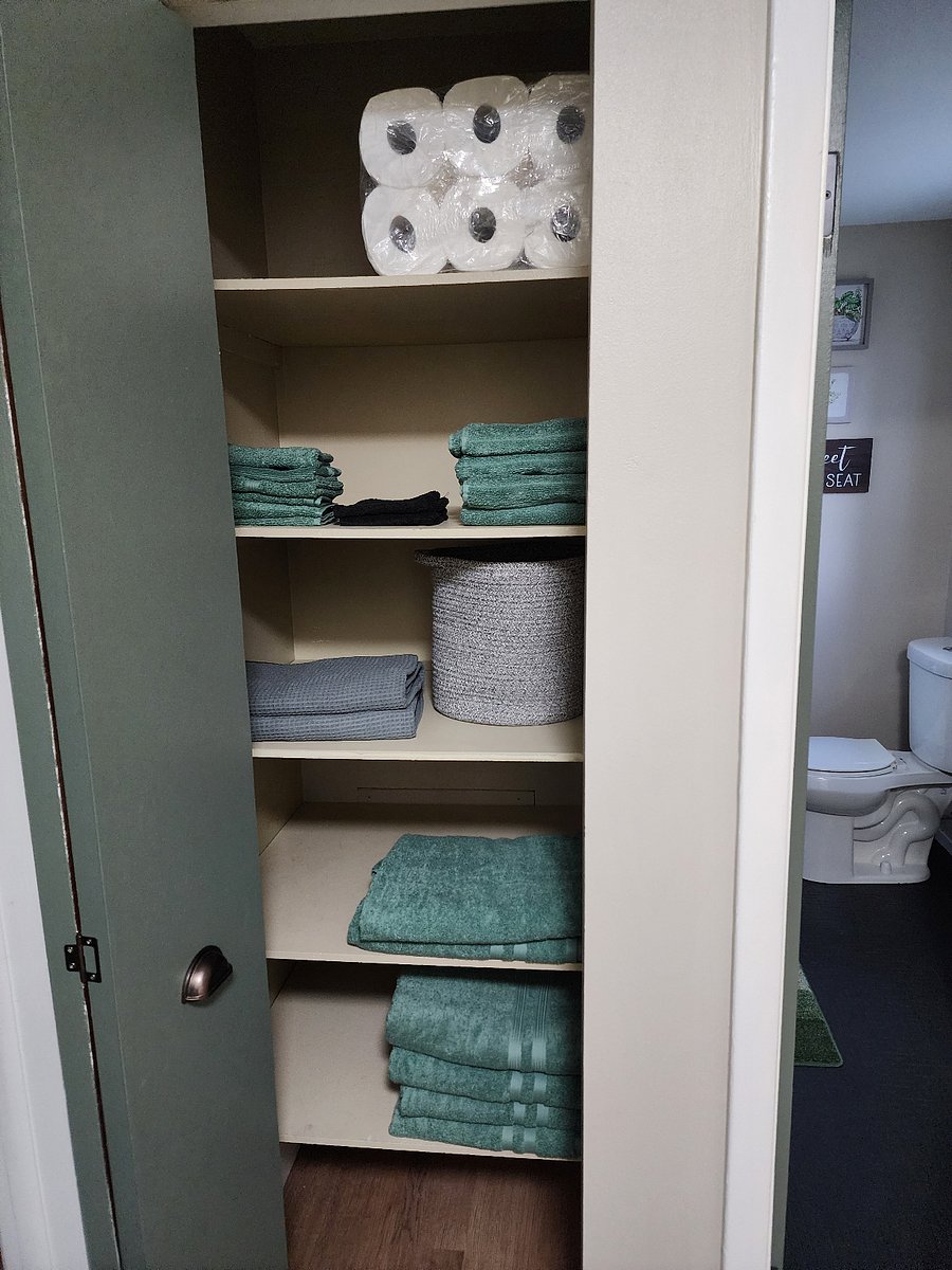 Bath closet