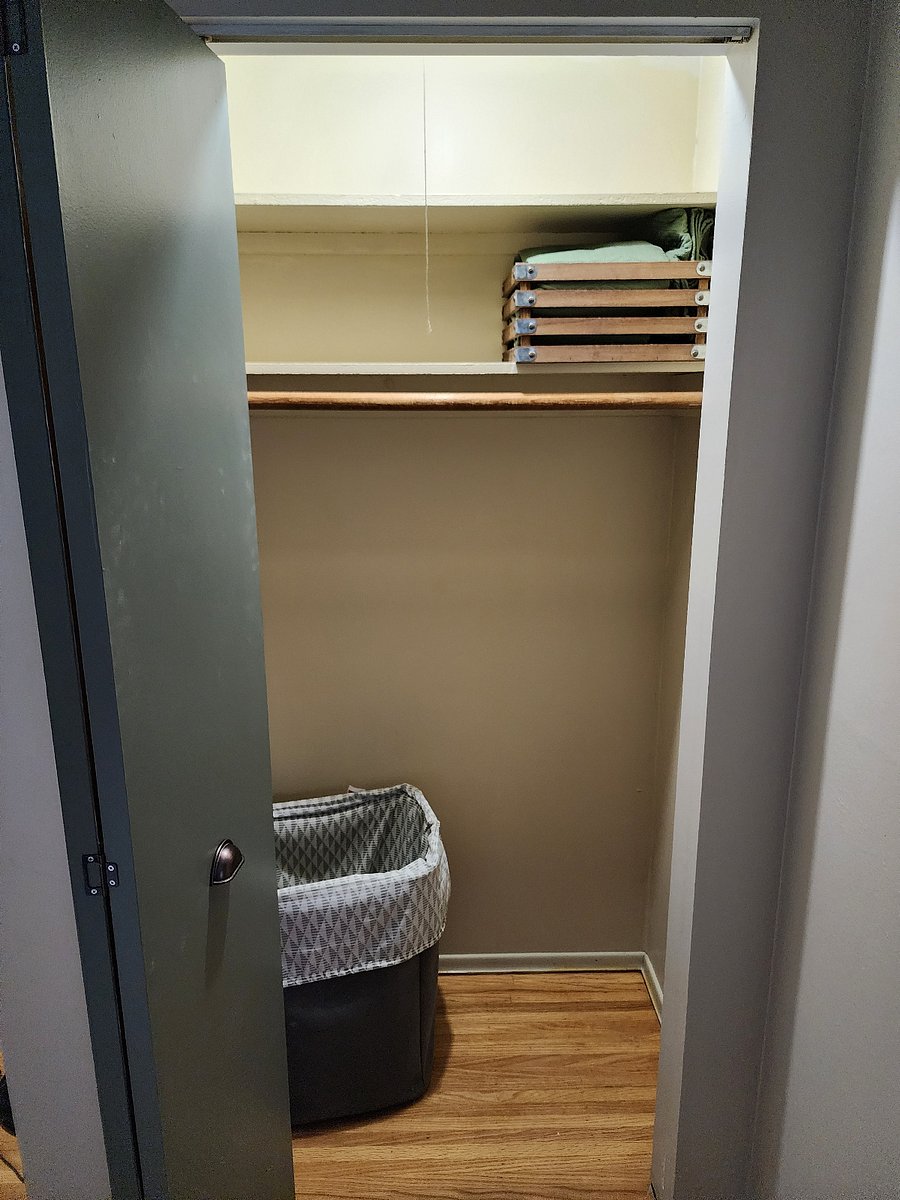 Master closet - Hers