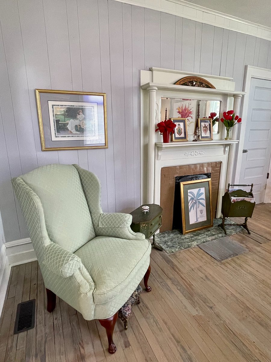 Front bedroom