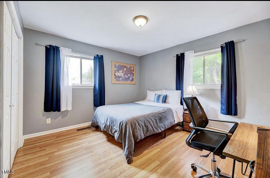 Bedroom. 2