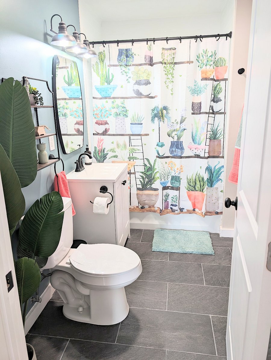 Full Bathroom
