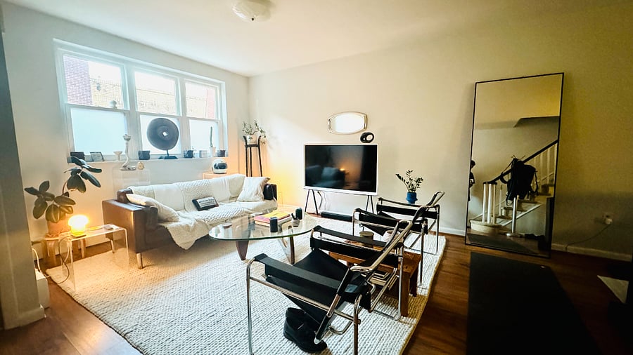 living area with tv