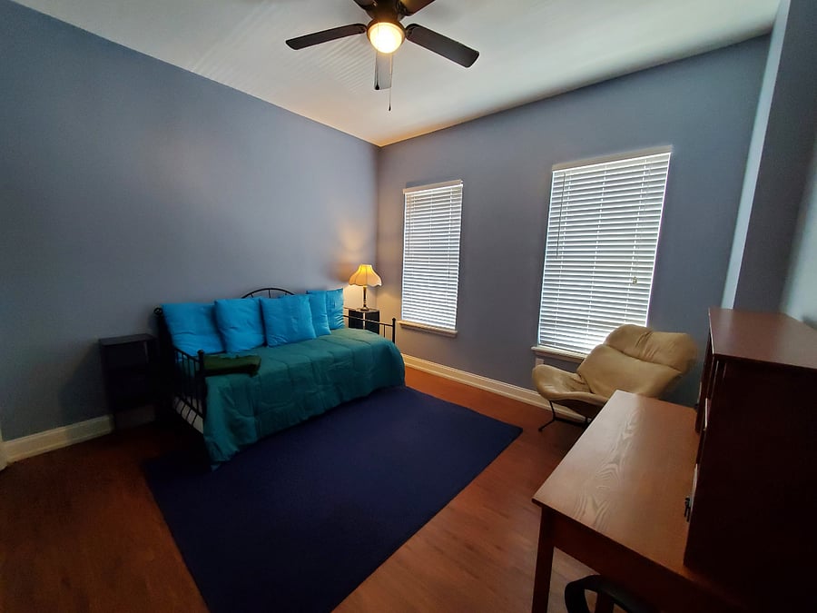 Second bedroom/office with daybed.