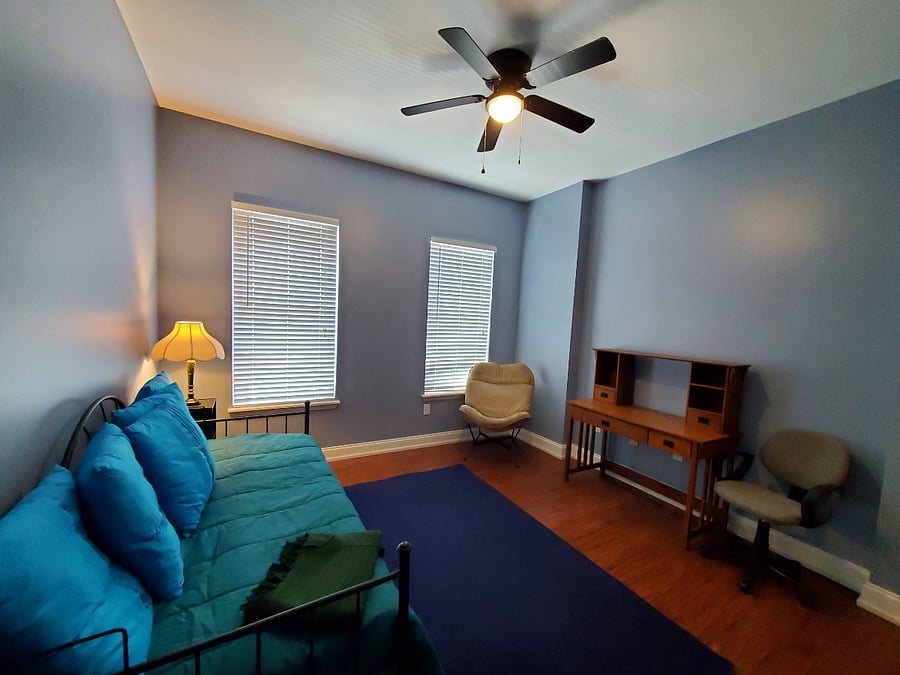 Second bedroom/office with daybed.
