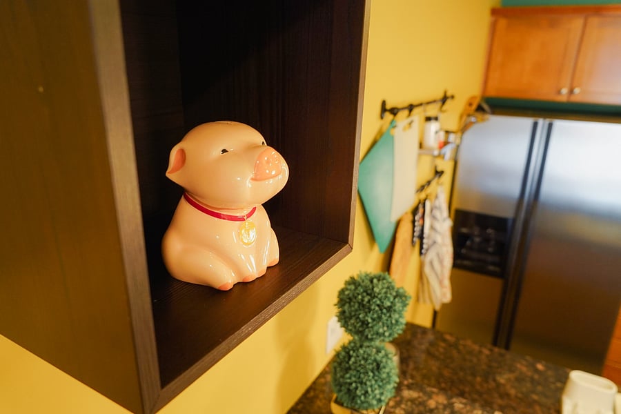 Kitchen - details.