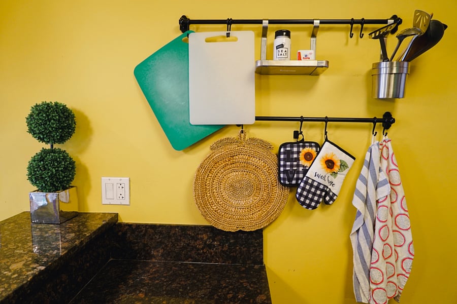 Kitchen - details.