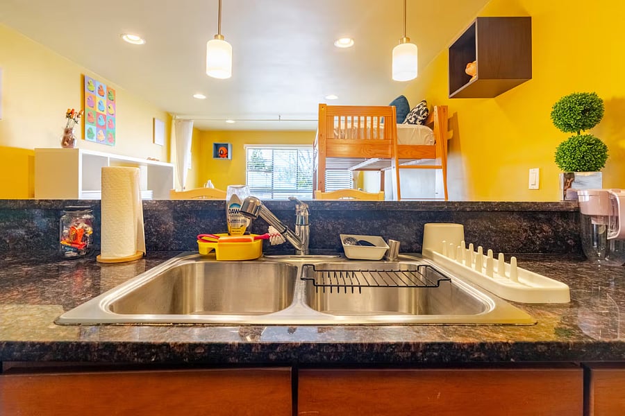 Kitchen - counter.