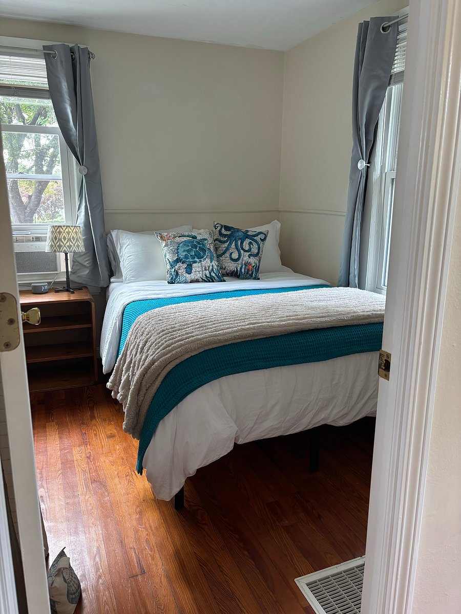 Bedroom 2 - Full size bed