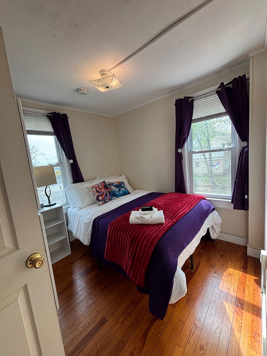 Bedroom 2 - Full size bed