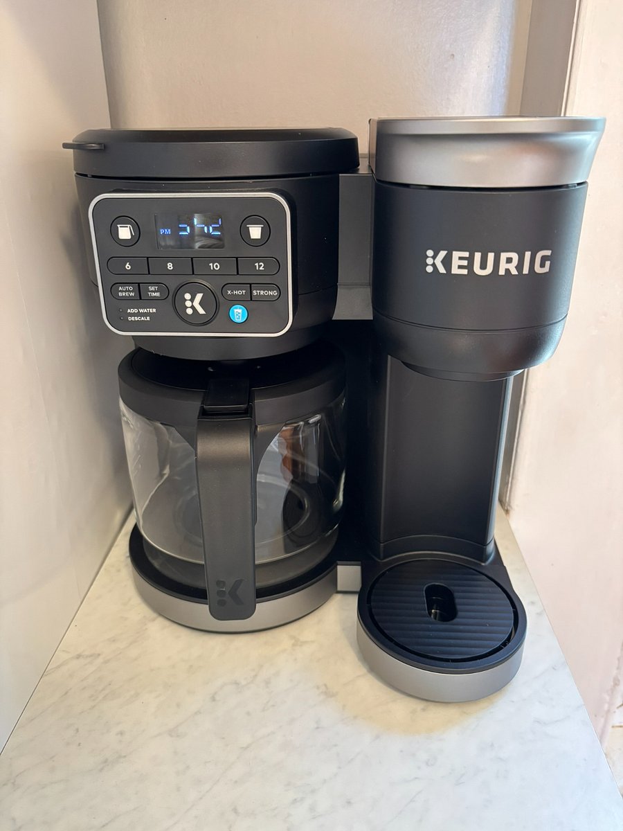 Coffee pot and single serve iced or hot coffee maker