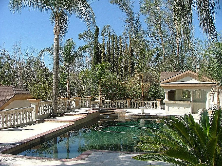 Back Yard Pool House & Bar