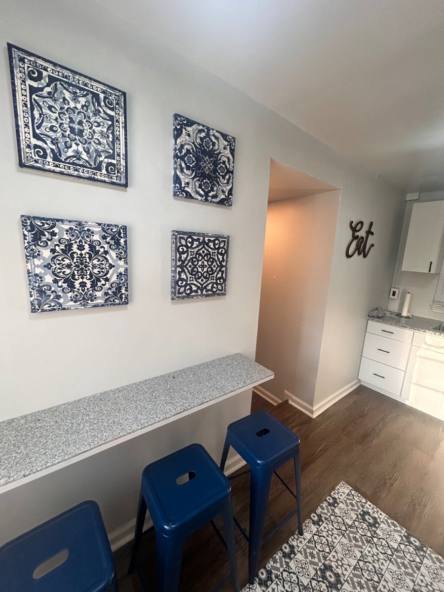 Dining area in kitchen 