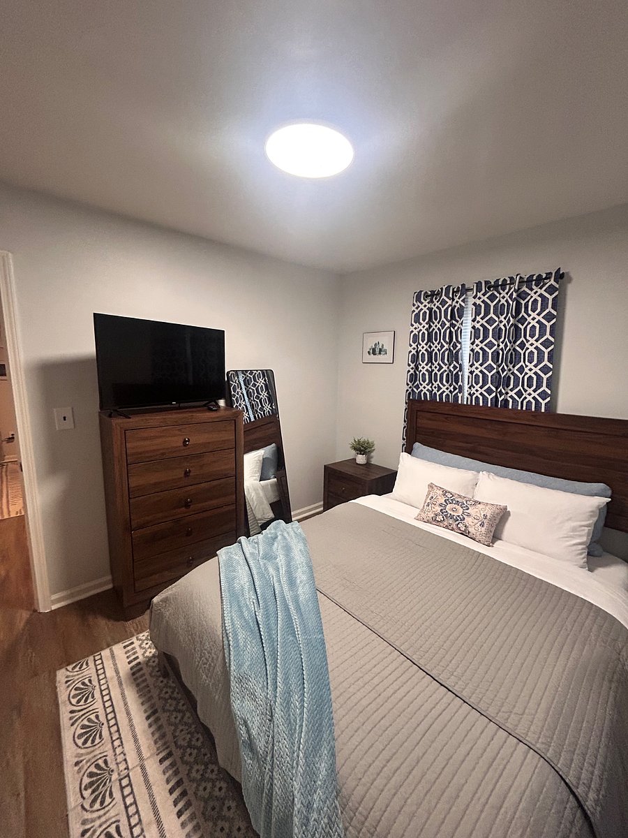 Bedroom 1 Queen bed, smart Tv, closet, blackout curtains