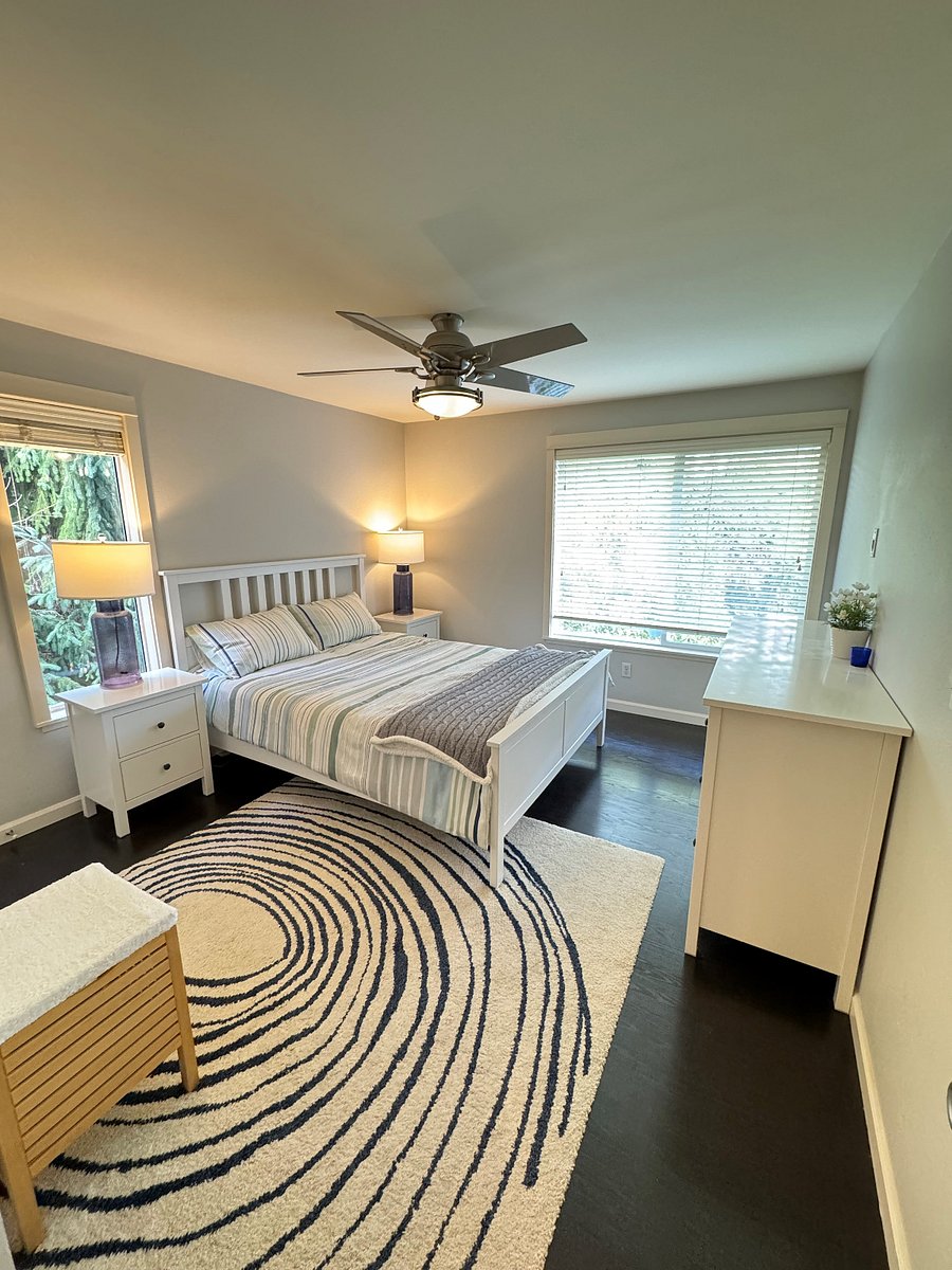 Master bedroom with queen bed.