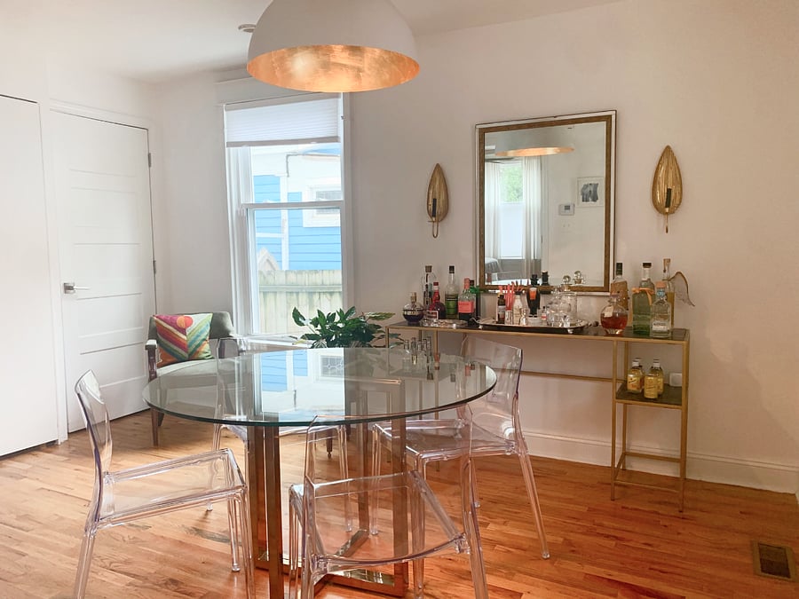 Small dining and bar area adjoining the galley kitchen.