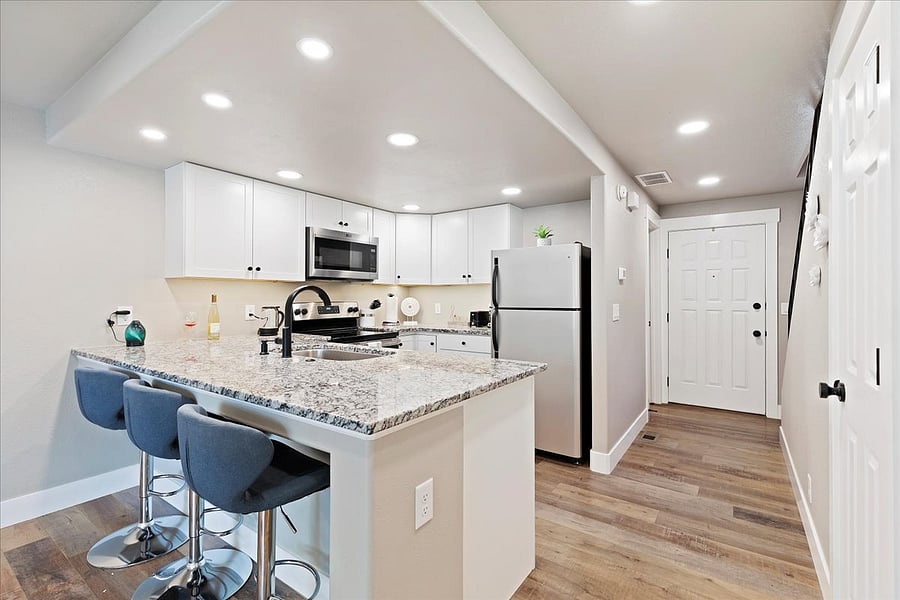 Furnished Finder property 758332_1 photo 3