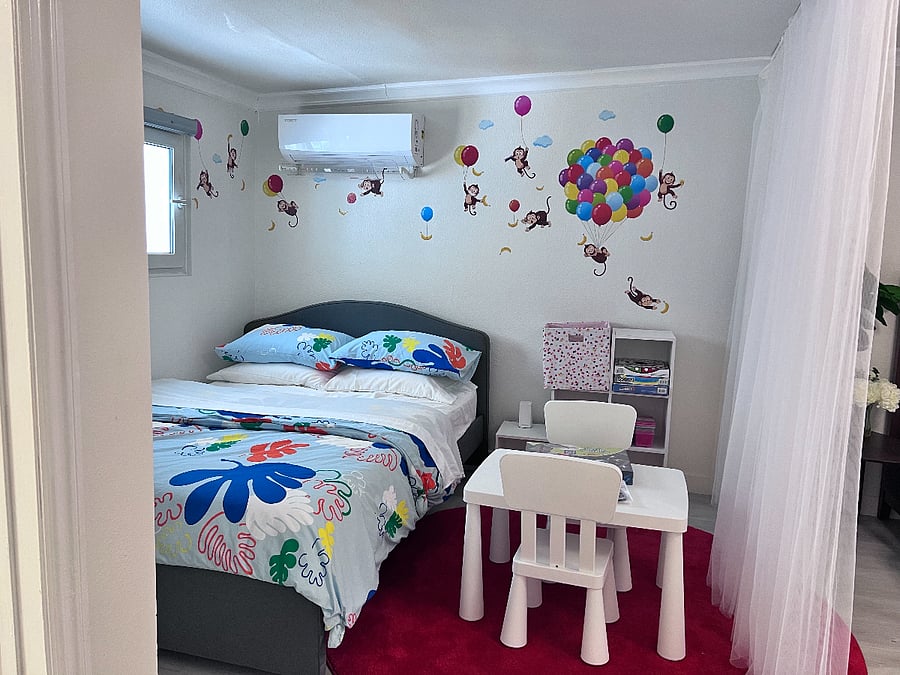 Bedroom #1
-Queen Bed