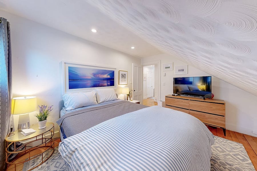 2nd bedroom