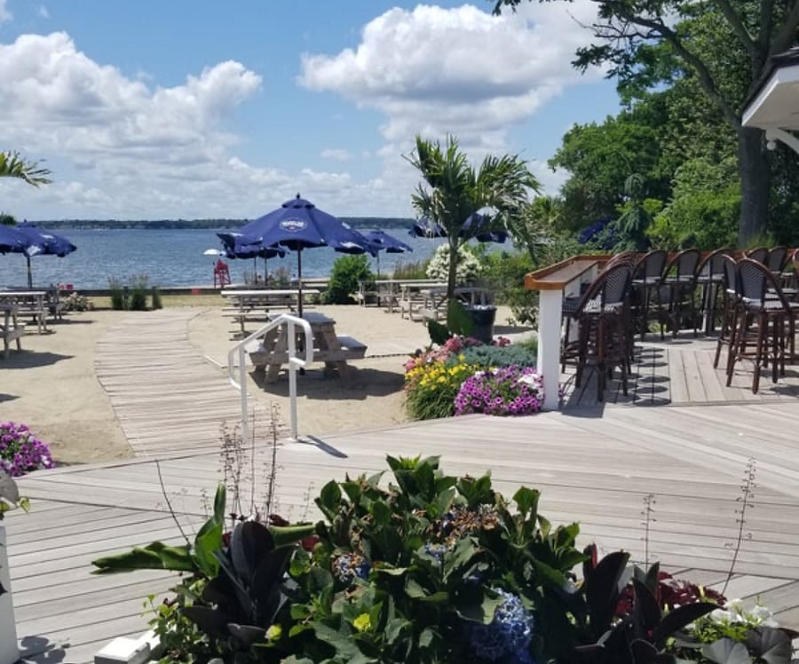 Iggys Restaurant Back Patio