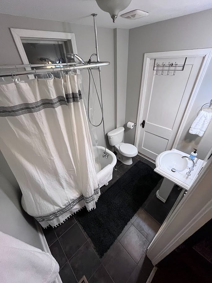 Downstairs full bathroom