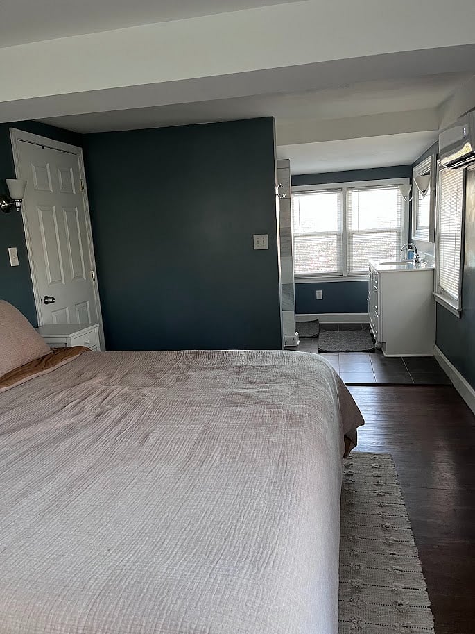 Master bedroom, King size bed and full bathroom with walk-in closet.