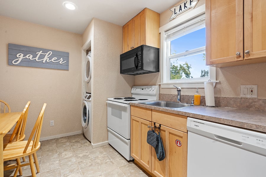 Furnished Finder property 758986_2 photo 8