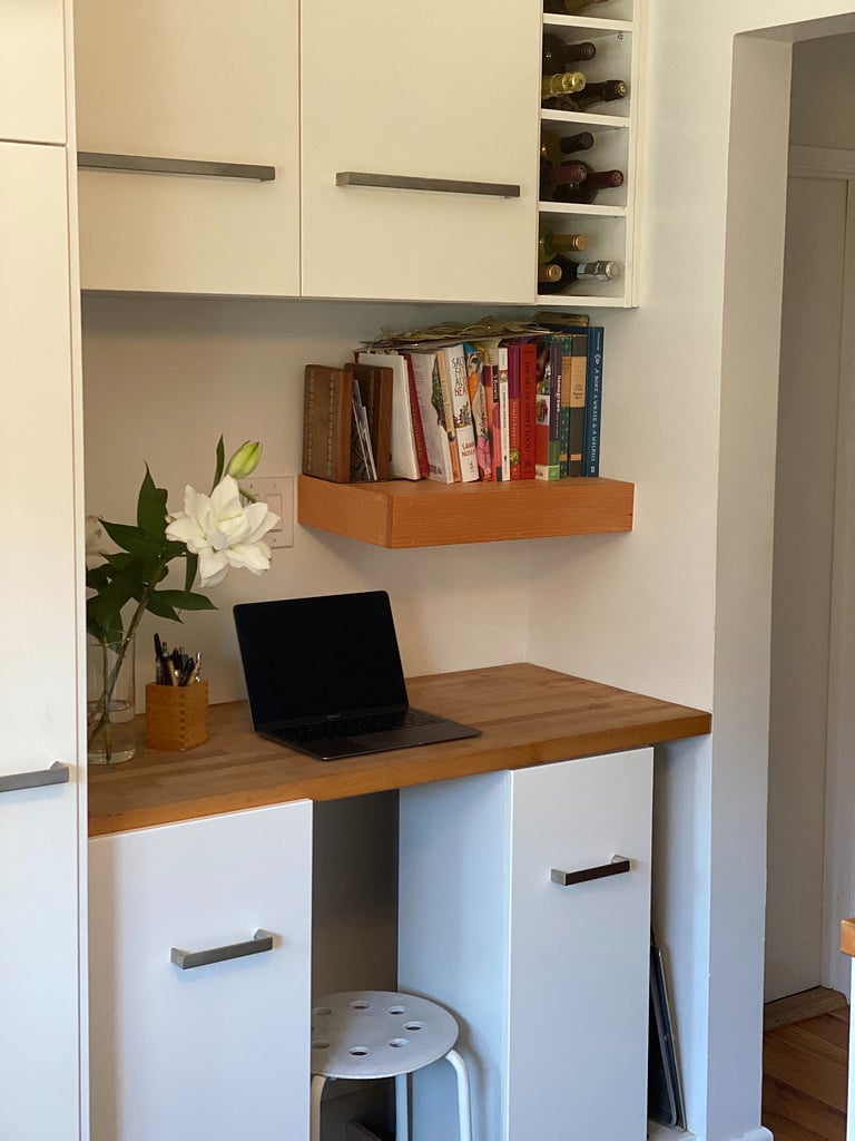 Extra work nook/prep space in kitchen