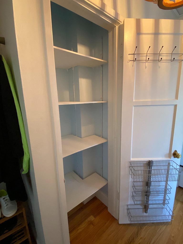 Closed closet with shelving 