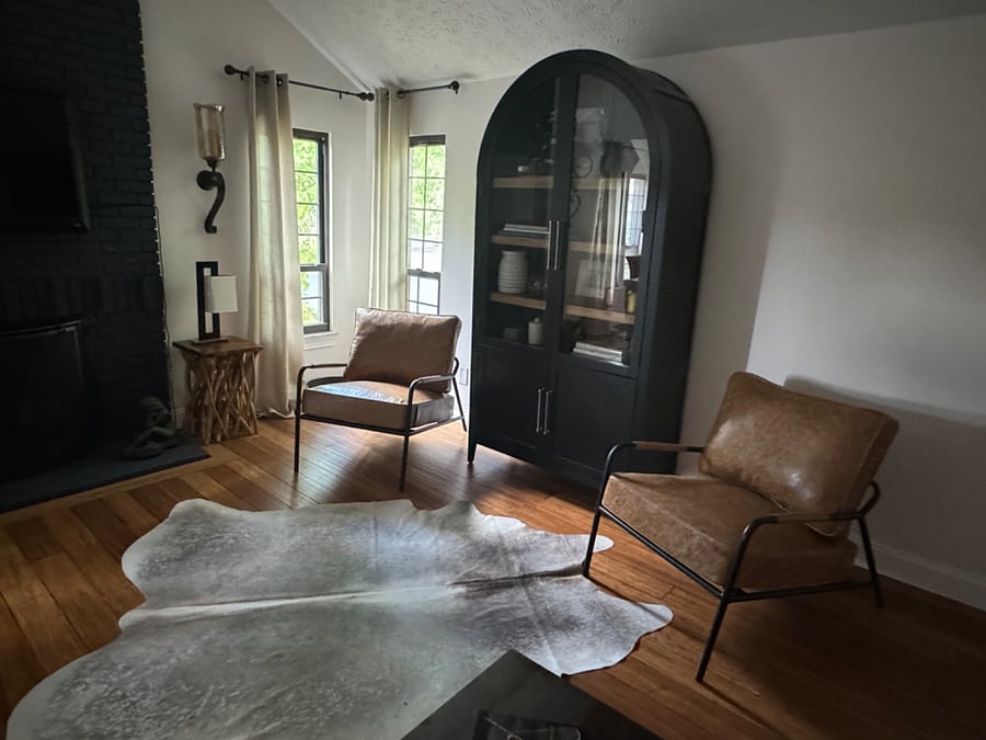 living room w/TV