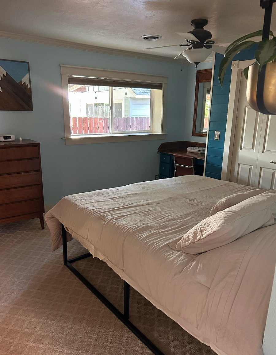 Both bedrooms have black out blinds.