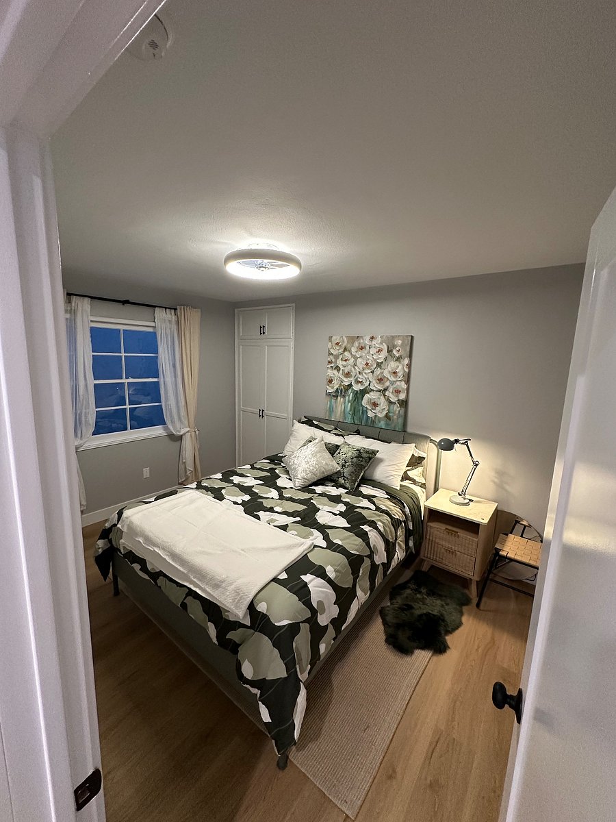 Queen bed
