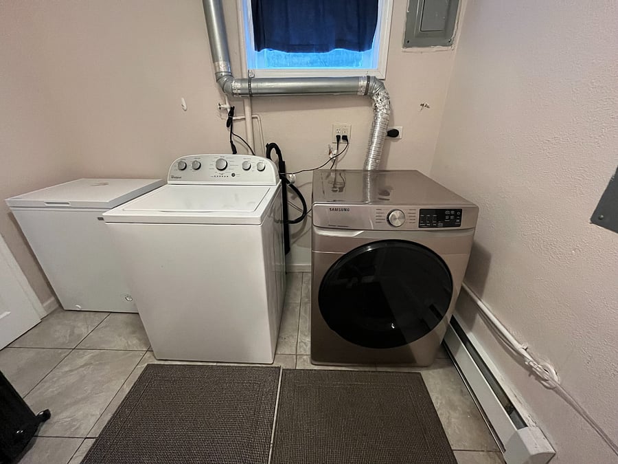 Laundry Room (shared with owners)