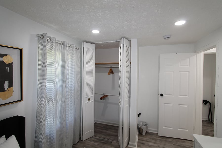 Room w/ Twin Bed