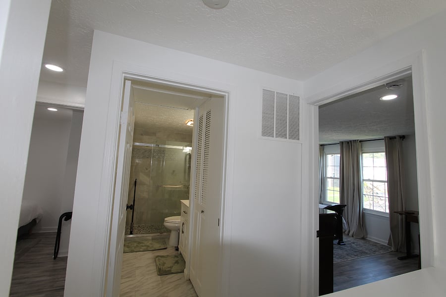 Full Bathroom and Hallway