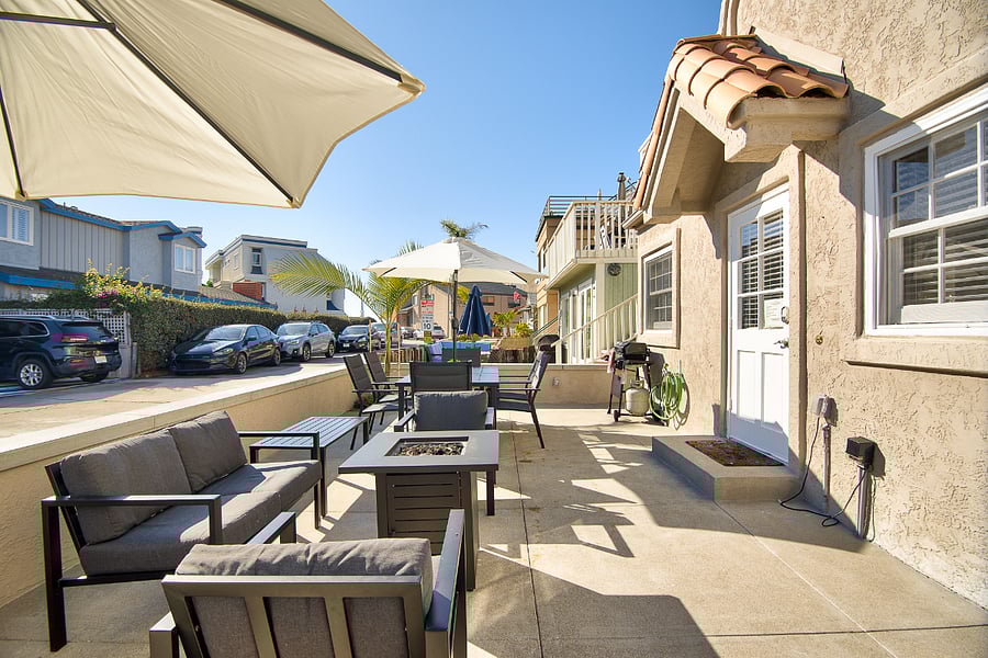 Large Private Pation! Fire Pit and BBQ.