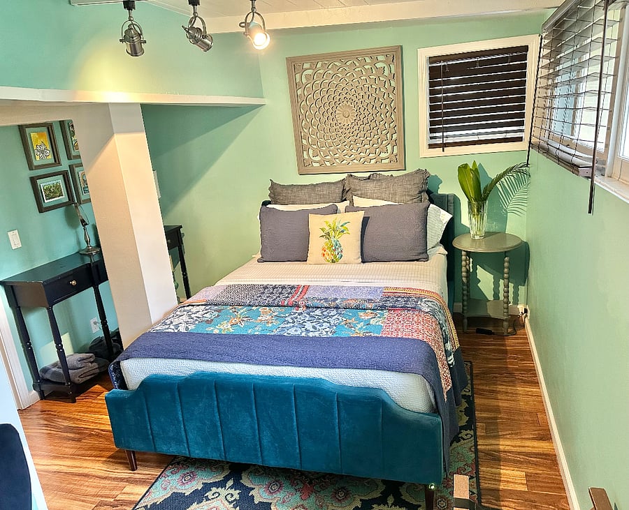 Queen bed, end table &  console, dresser & closets not pictured. Queen Bed. 