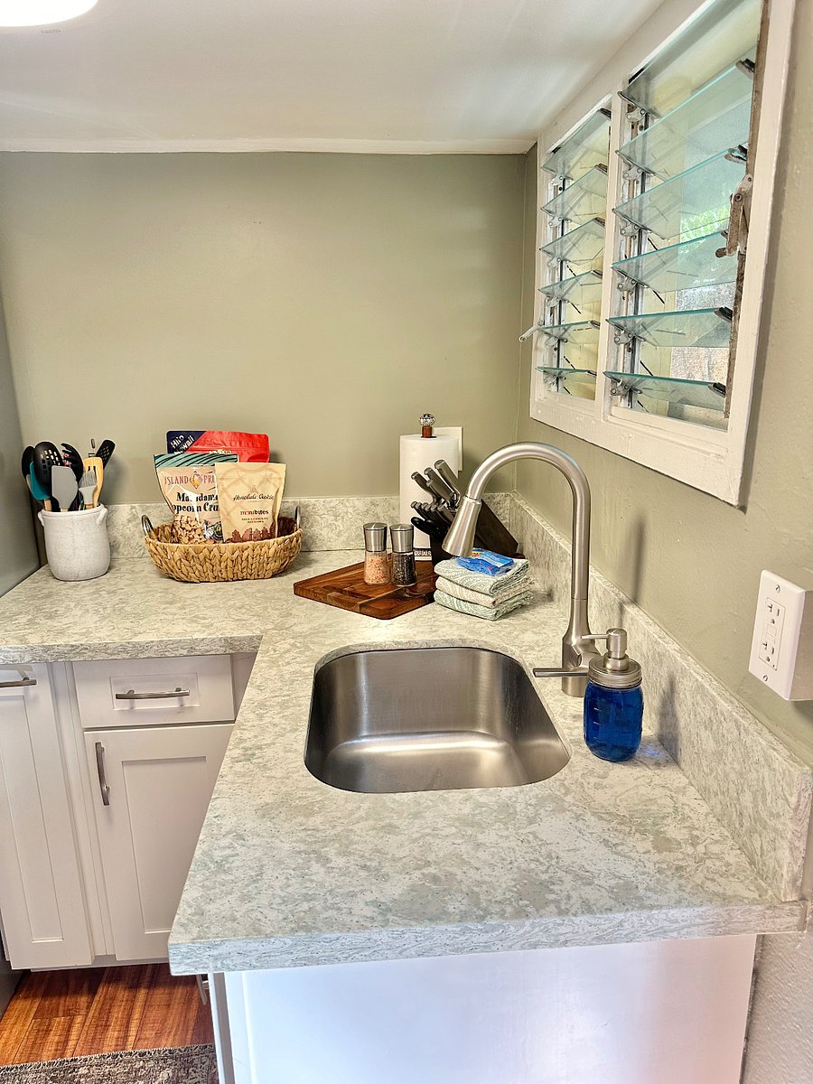 Full-size extra deep sink. 