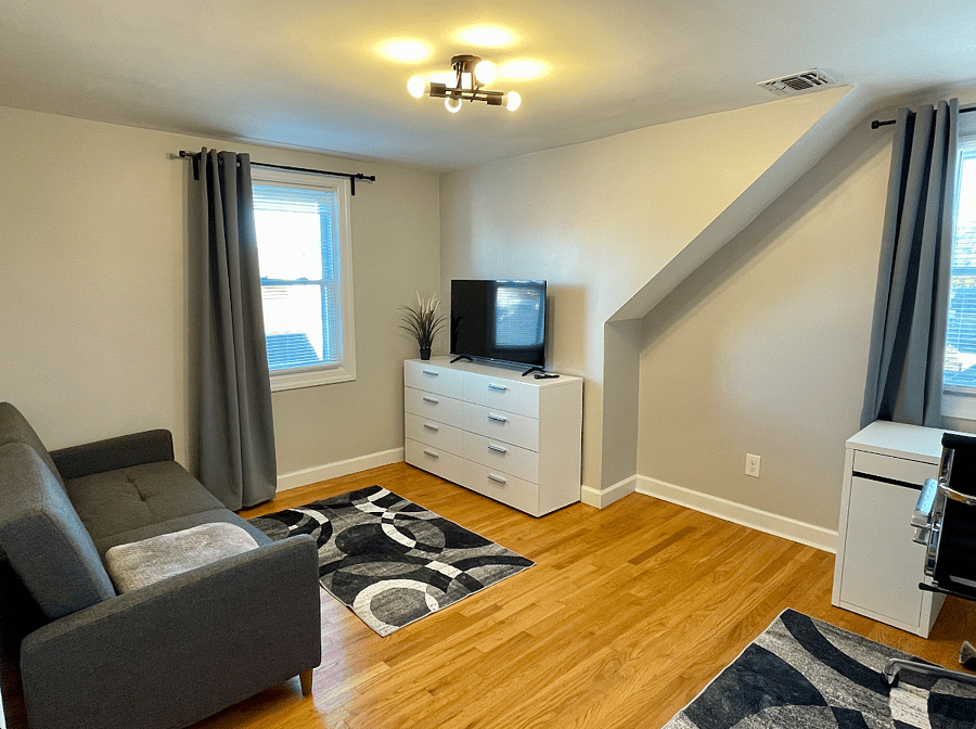 Second bedroom with futon and desk