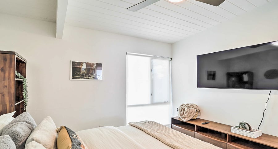 Second bedroom located in hallway