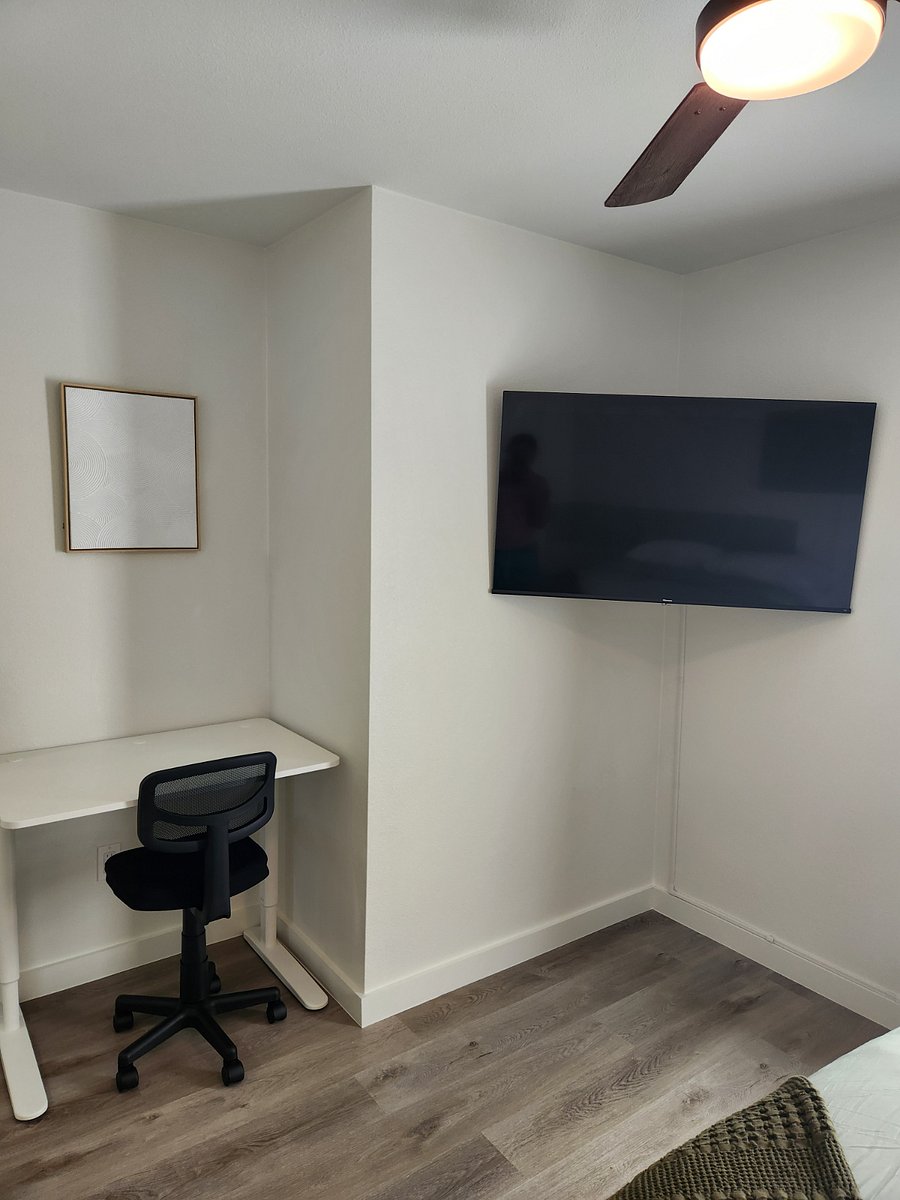 2nd bedroom. With desk and office chair. 50"TV