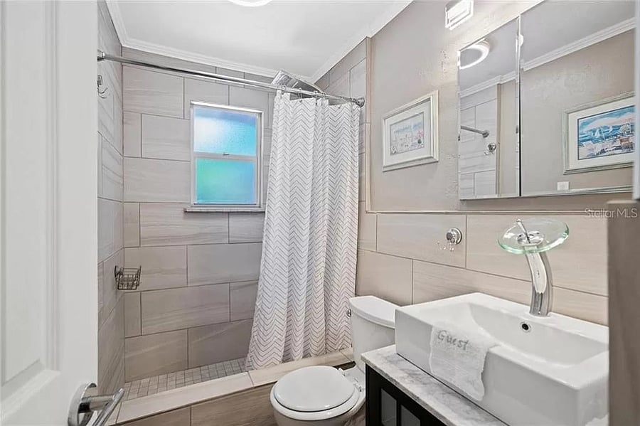 Guest Bath 4