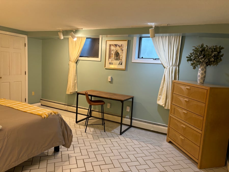 Apt 1