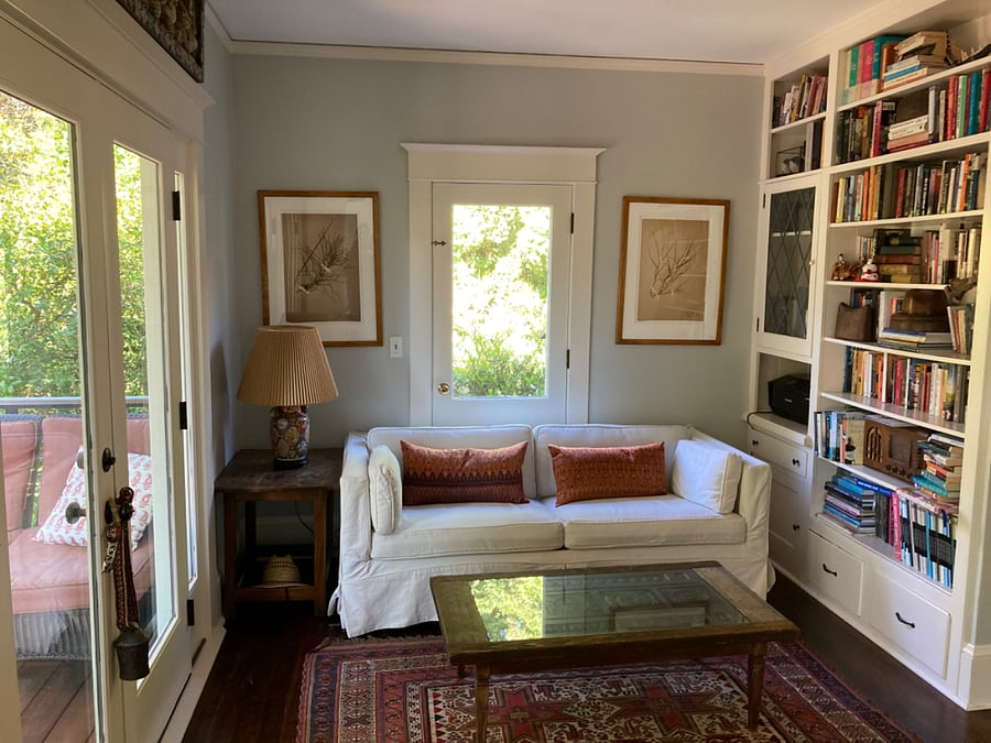 Library/sun room w/fold out couchthat open onto back porch