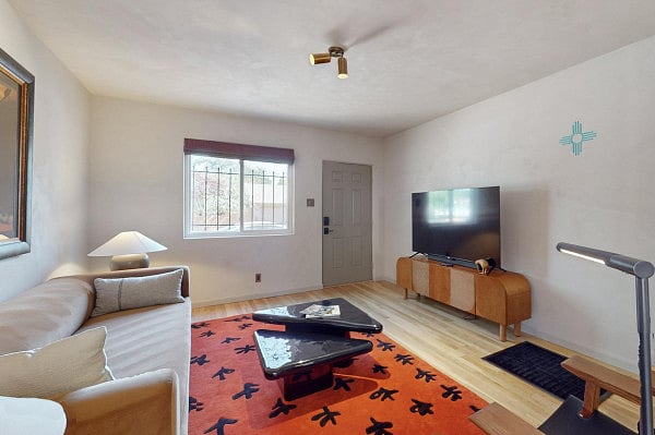 Furnished Finder property 761300_1 photo 3