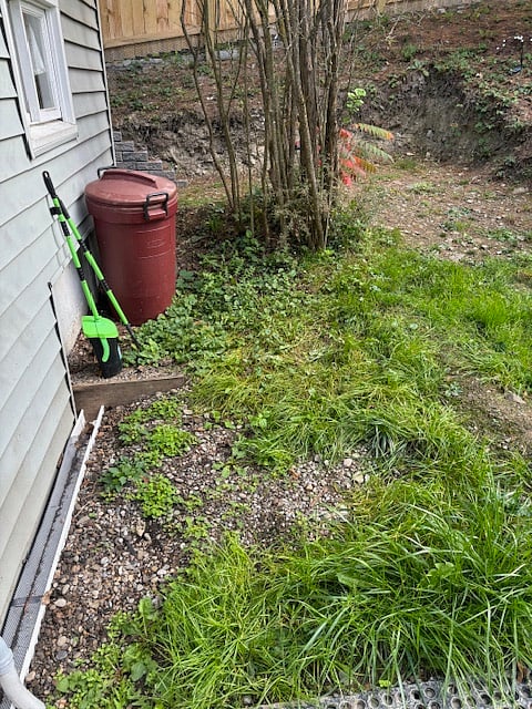 Outdoor trashcan and dog pooper scooper