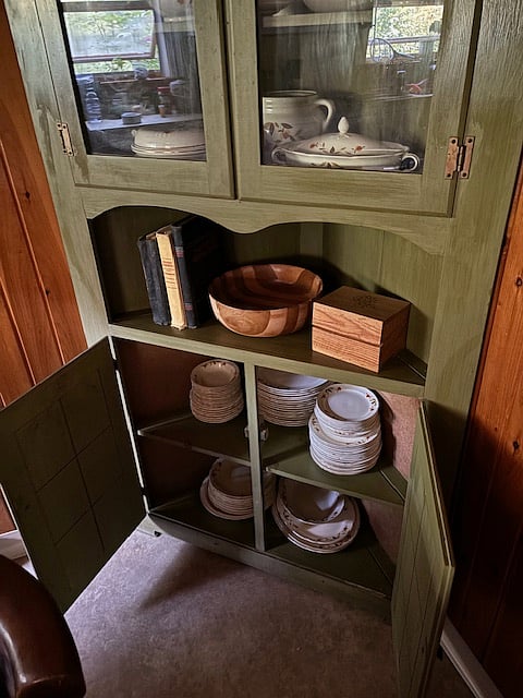 Serving ware cabinet