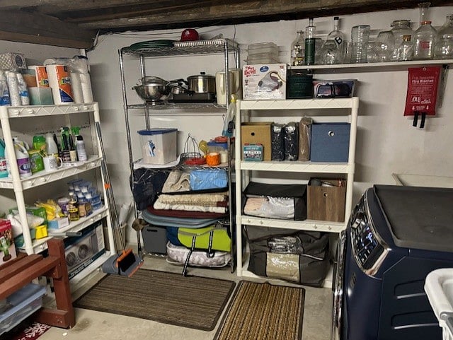 Cellar laundry room. New GE Smart washer & dryer. The cellar is partitioned for guest access. 