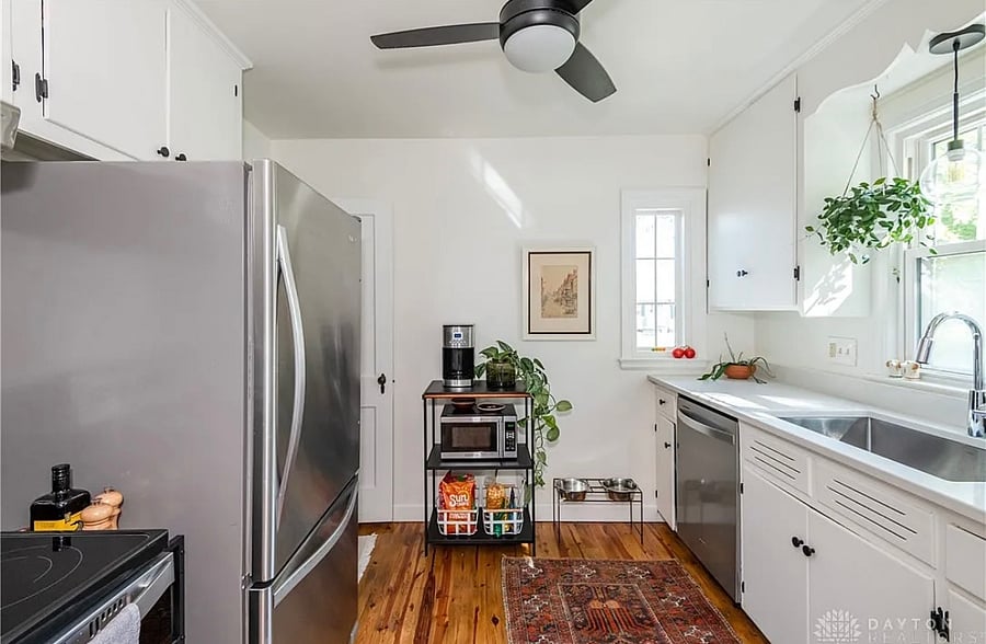 Kitchen with lots of light