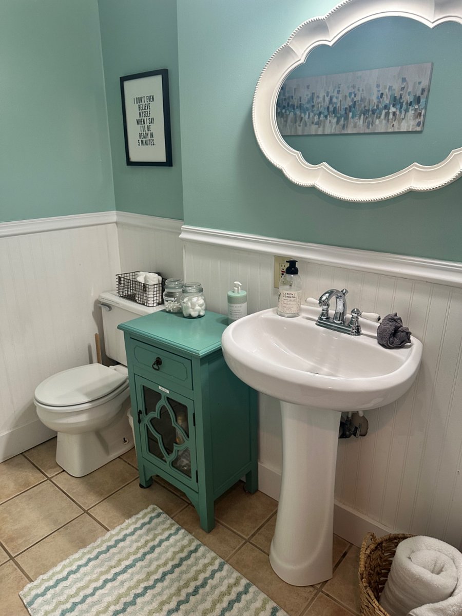 Lower level full bath